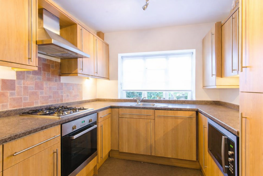 Property photo 2 of 5 ba8A55F4-1042-439F-8268-21c032E18Ddb