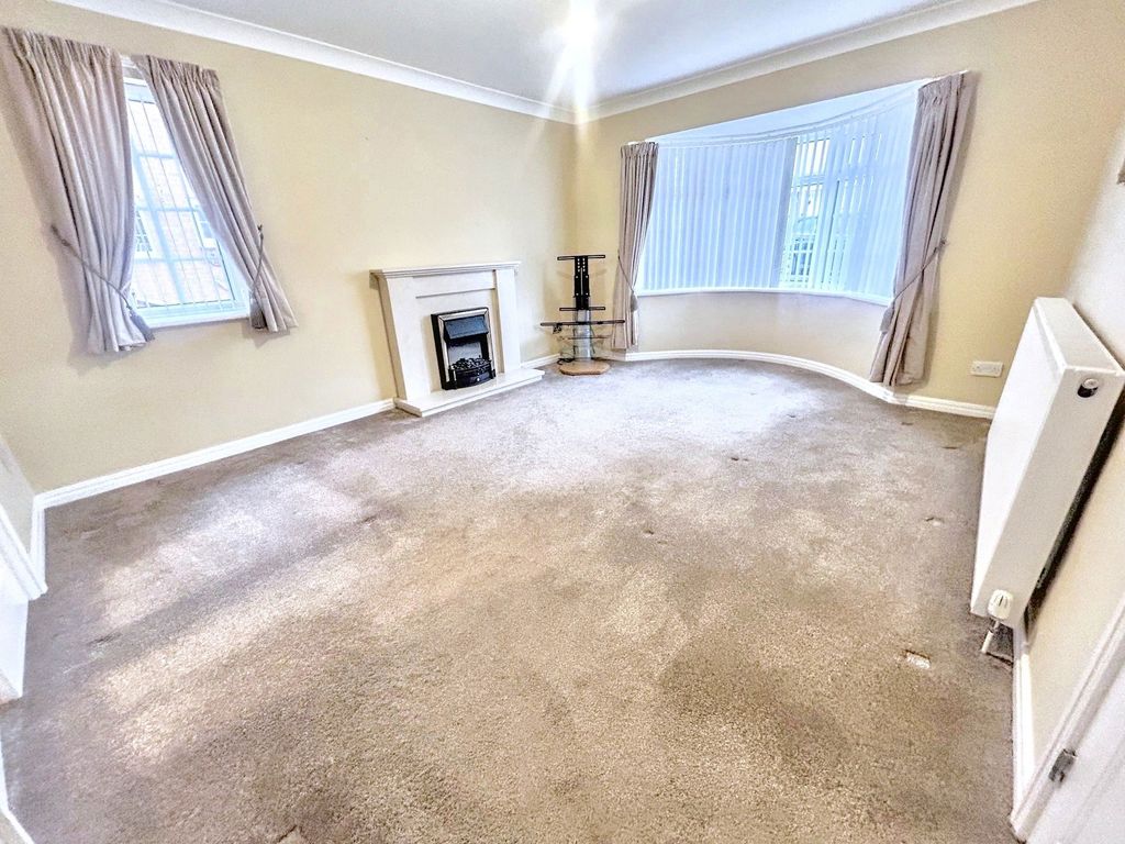 Property photo 2 of 25
