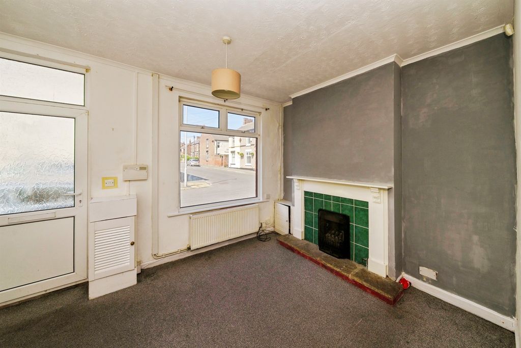 Property photo 3 of 14