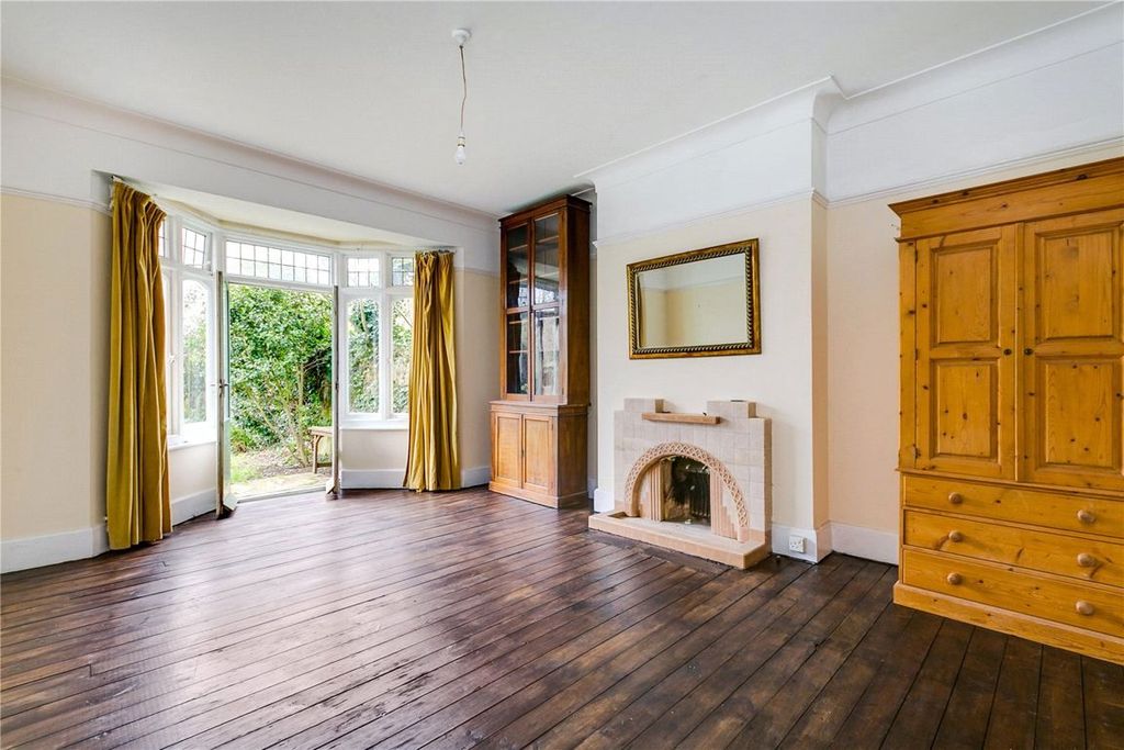 Property photo 2 of 12