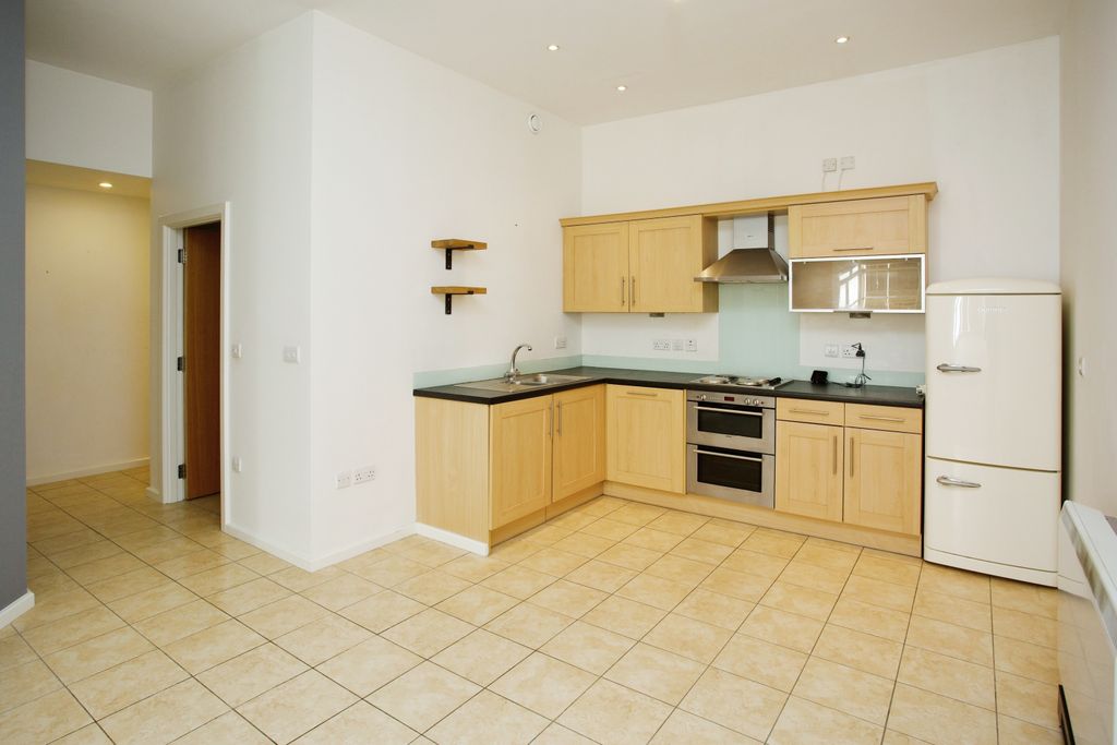 Property photo 2 of 8