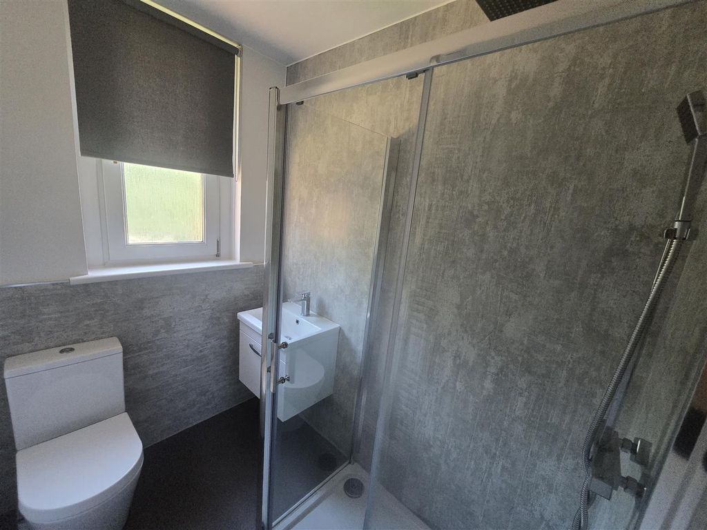 Property photo 3 of 6 11 Orhard Street 5.Jpg