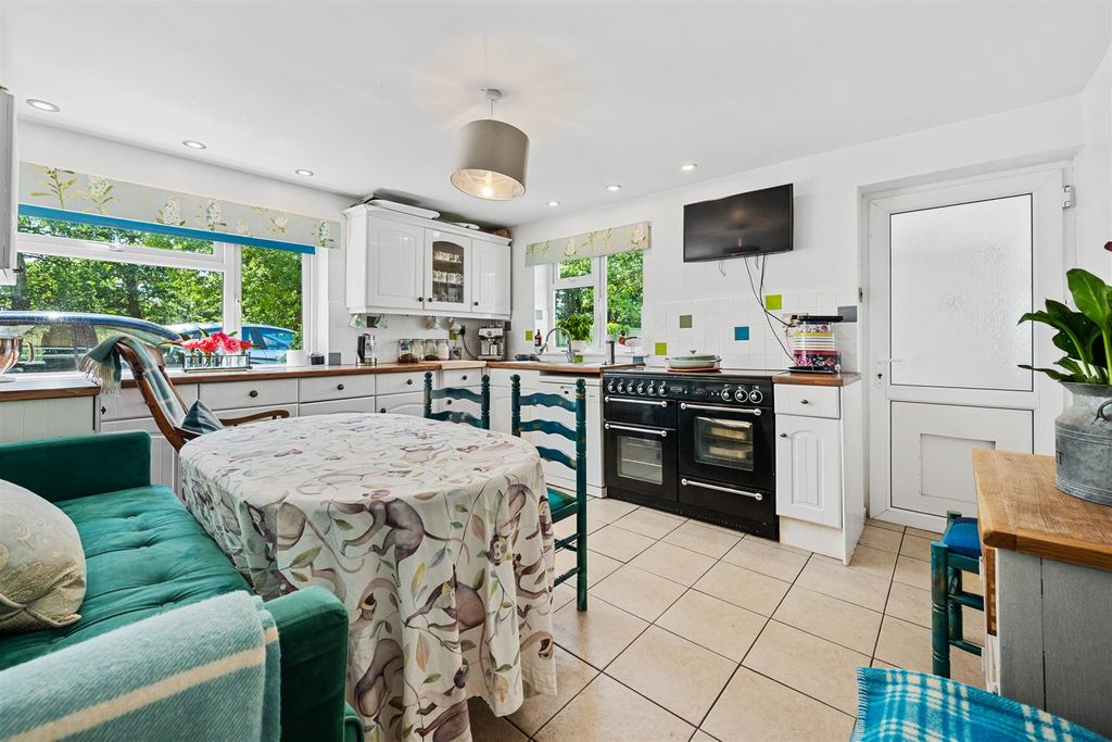 Property photo 3 of 36 18Islingtonweb20.Jpg