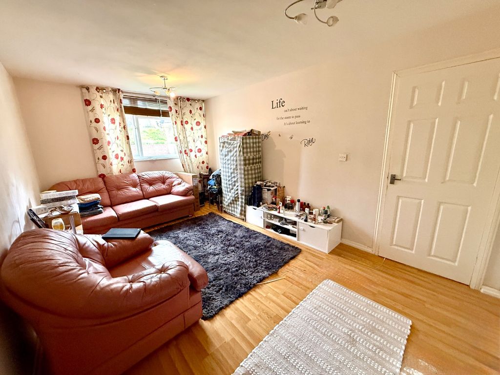 Property photo 3 of 19 5057062