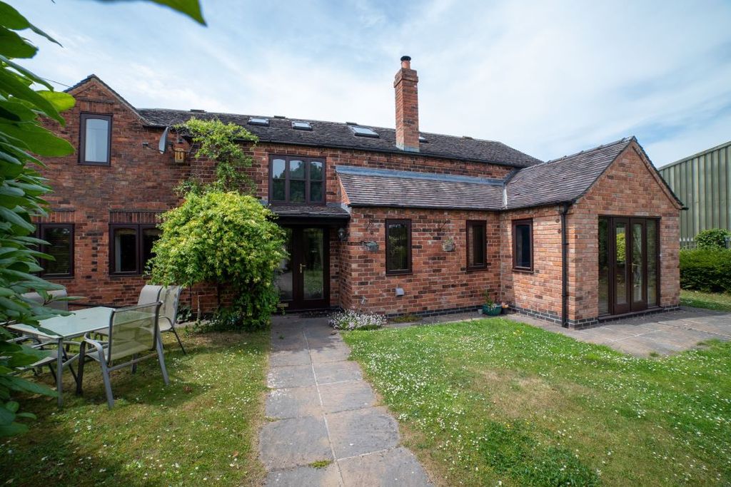 Property photo 2 of 31