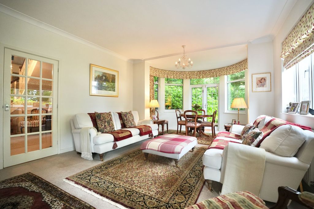 Property photo 3 of 40