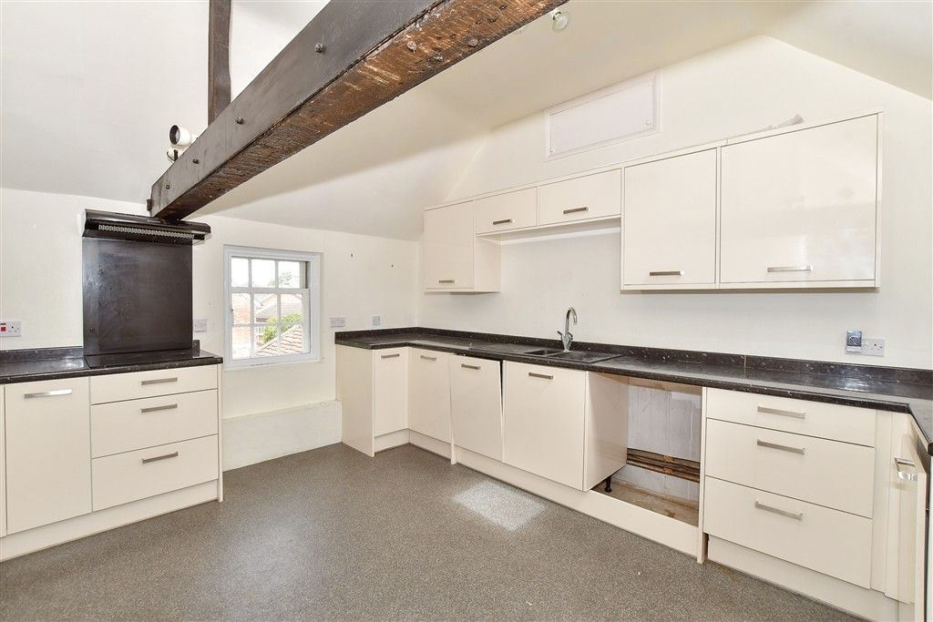 Property photo 3 of 13 Kitchen