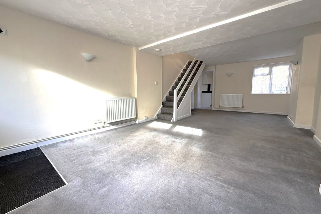 Property photo 2 of 11 Gallery