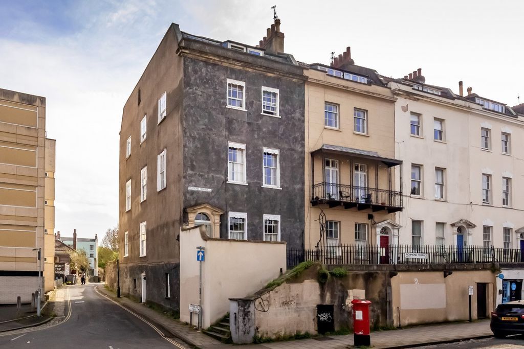 Property photo 2 of 14 External