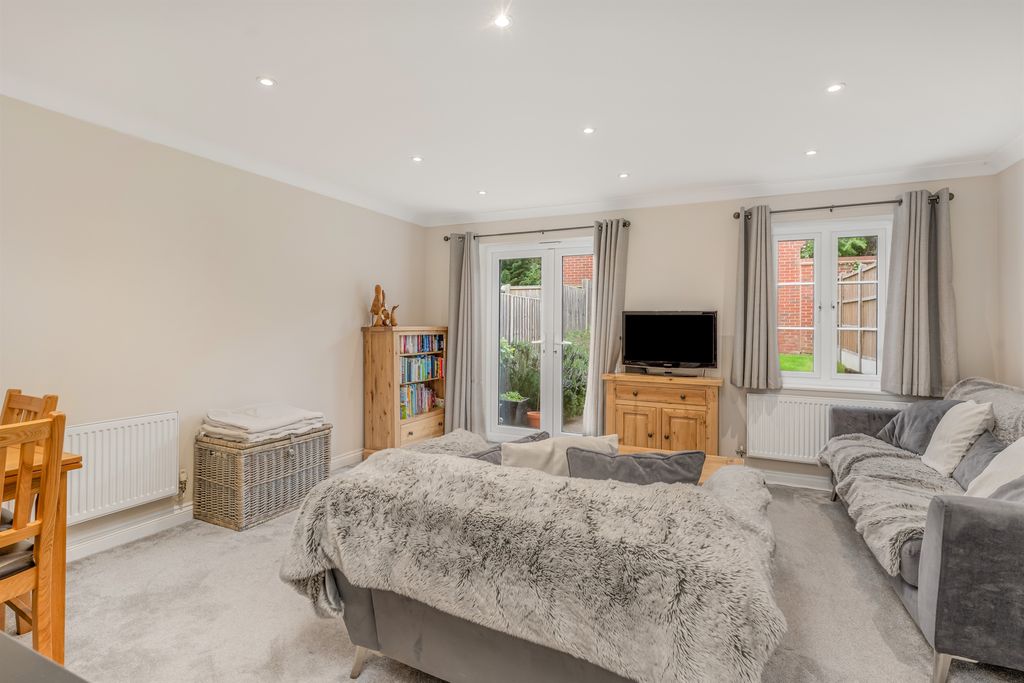 Property photo 2 of 18