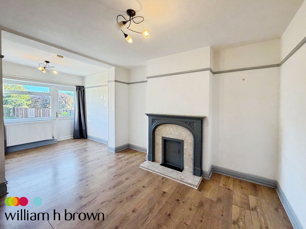 Property photo 3 of 16 Living Room