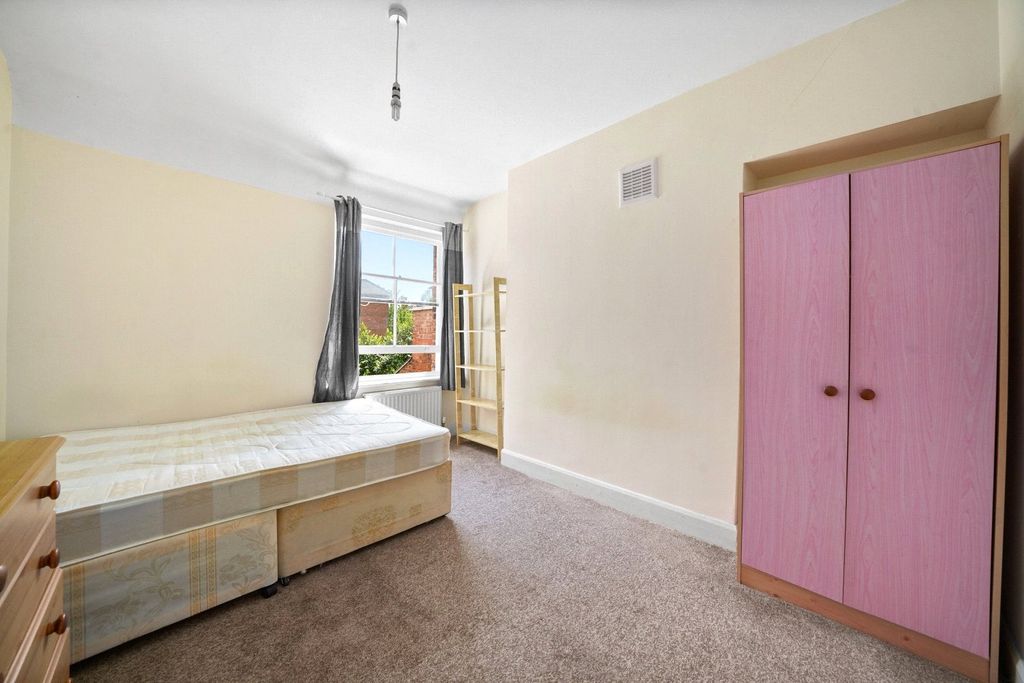 Property photo 1 of 6 Picture No. 12