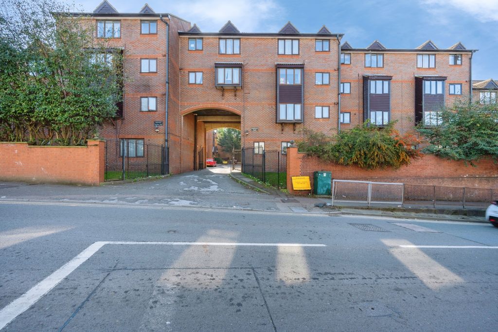 Property photo 3 of 20