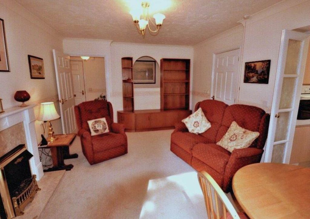 Property photo 3 of 9