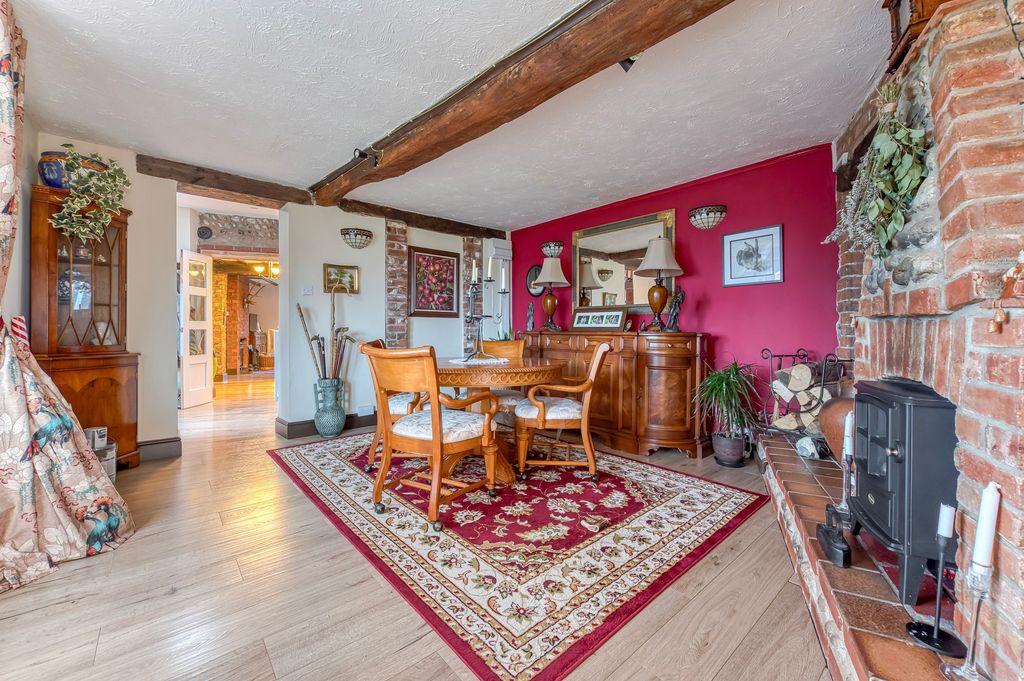 Property photo 3 of 23