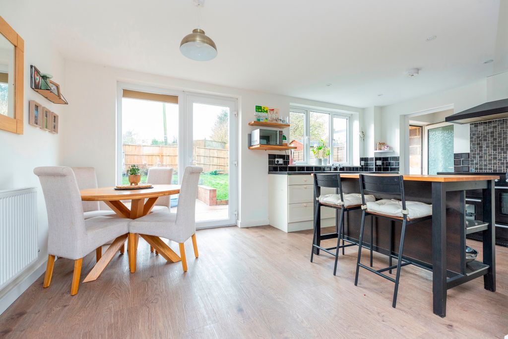 Property photo 2 of 23