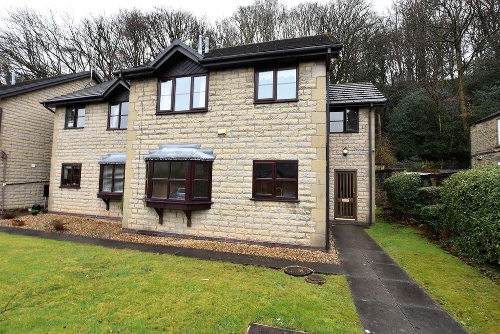 Property photo 1 of 5 Front (Main)