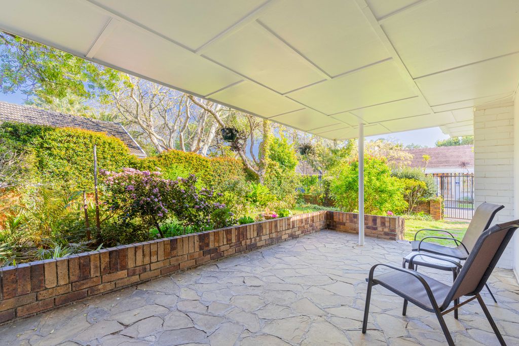 Property photo 2 of 31