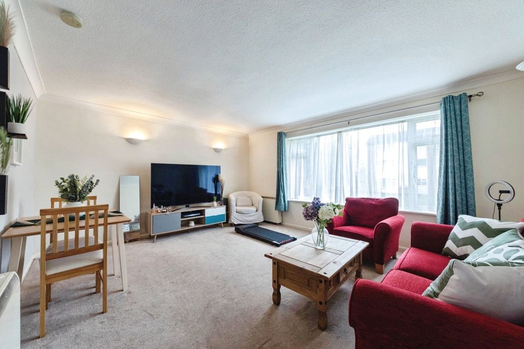 Property photo 3 of 17 Pbox-Img.Jpg