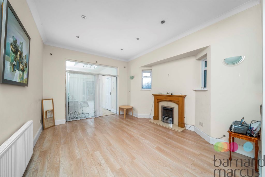 Property photo 3 of 21