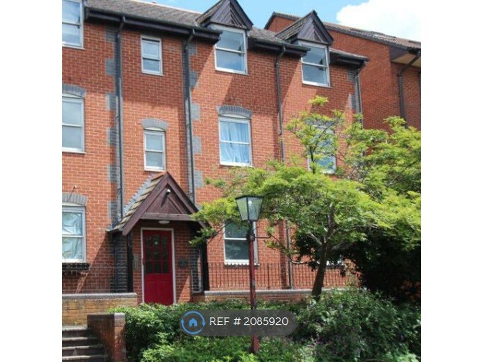 Property photo 1 of 10 Apartment Block Entrance