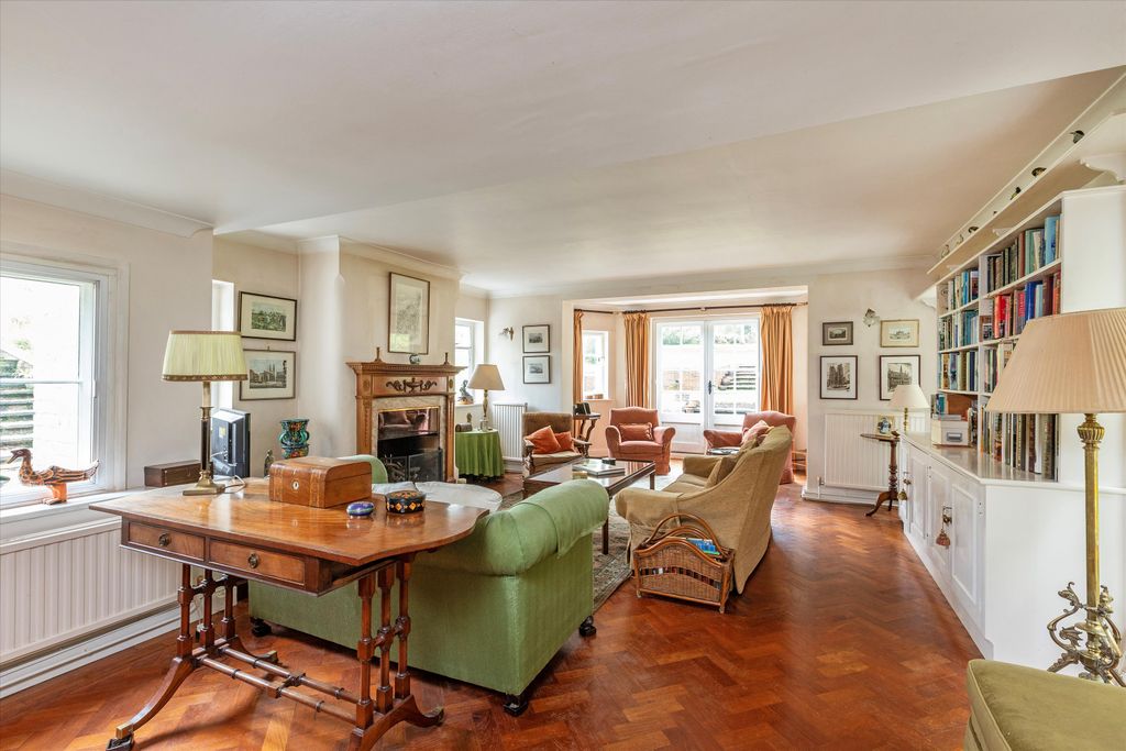 Property photo 2 of 17 Image