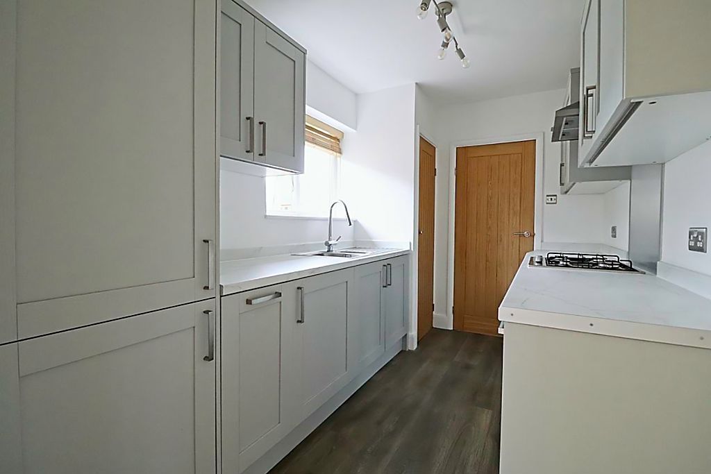 Property photo 3 of 6 Kitchen