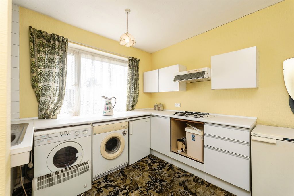 Property photo 2 of 17