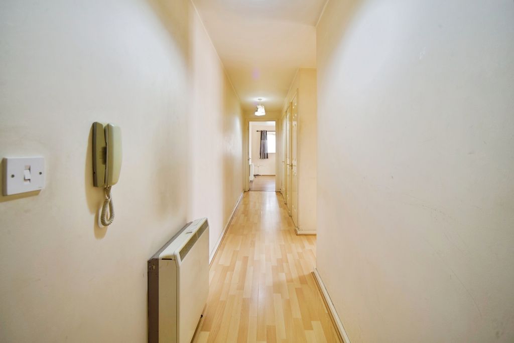 Property photo 3 of 11 Photo