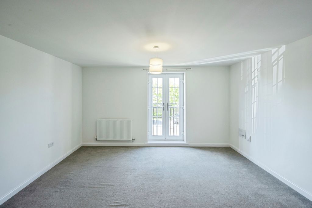 Property photo 3 of 9 Living Room