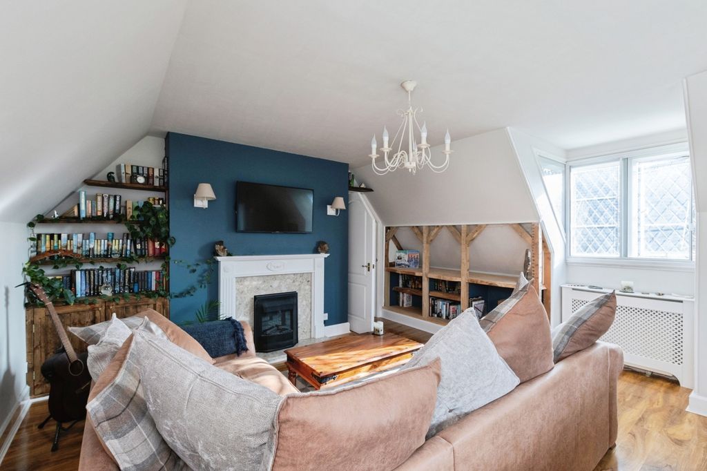 Property photo 2 of 18 Pbox-Img.Jpg