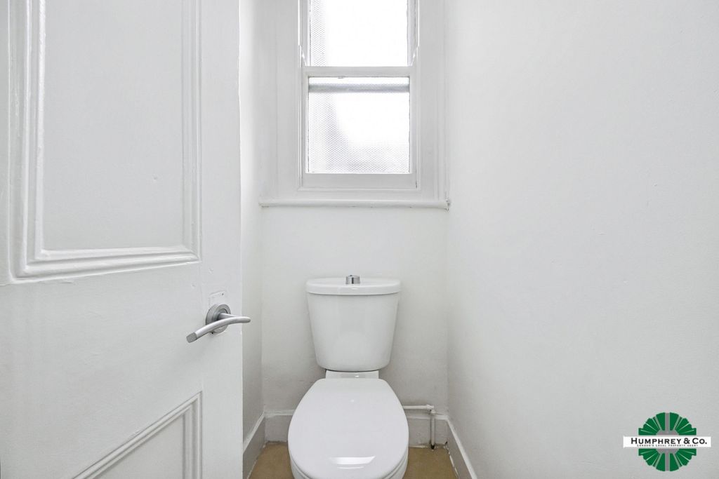 Property photo 2 of 12 Pbox-Img.Jpg