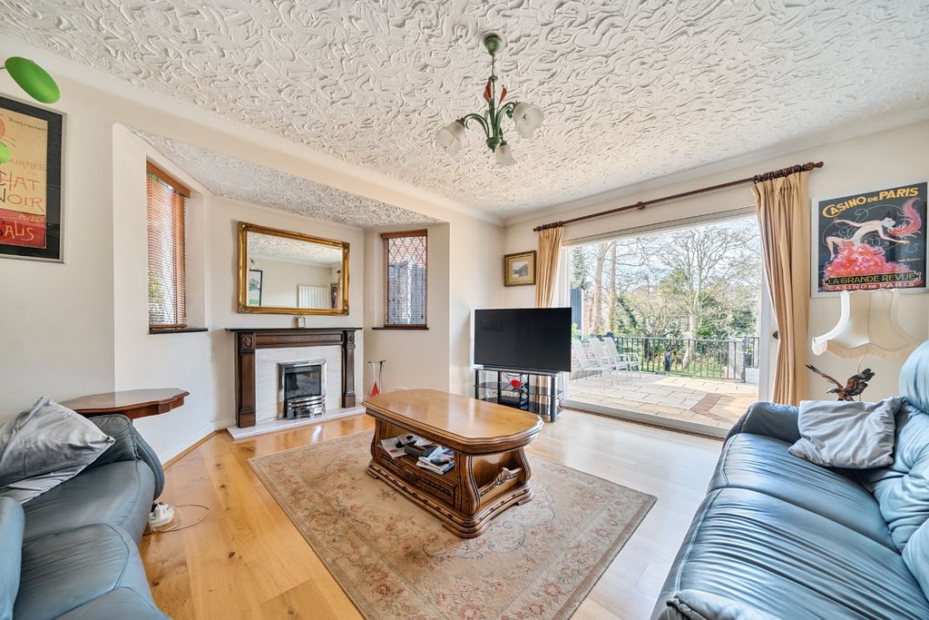 Property photo 2 of 18 4022534