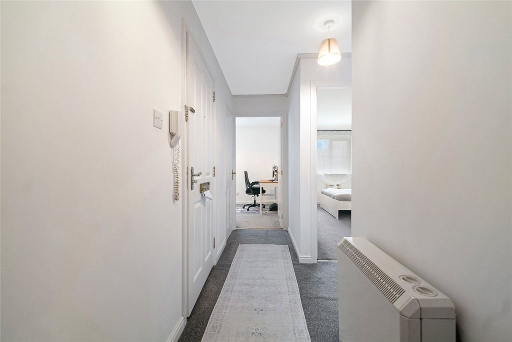 Property photo 2 of 18 Picture No. 01