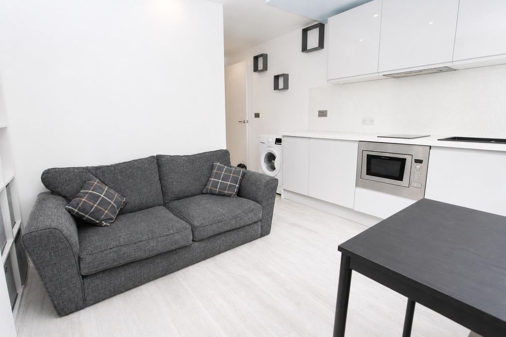 Property photo 2 of 6 Bright And Modern Open-Plan Living Space...
