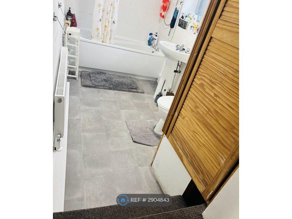 Property photo 3 of 5 Bathroom