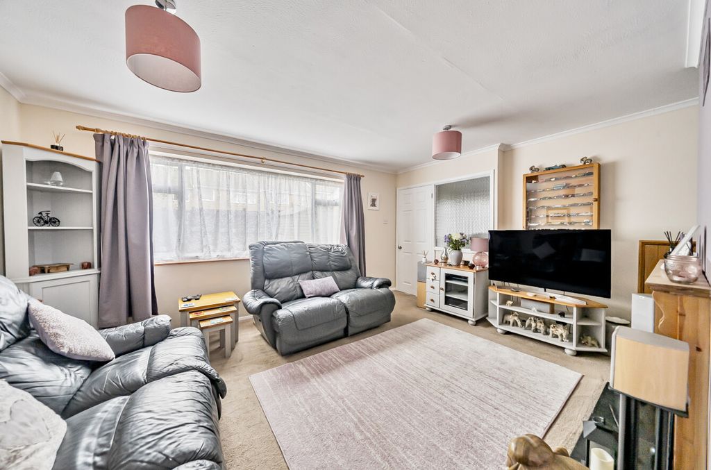 Property photo 2 of 20 1326051-17-687A76...