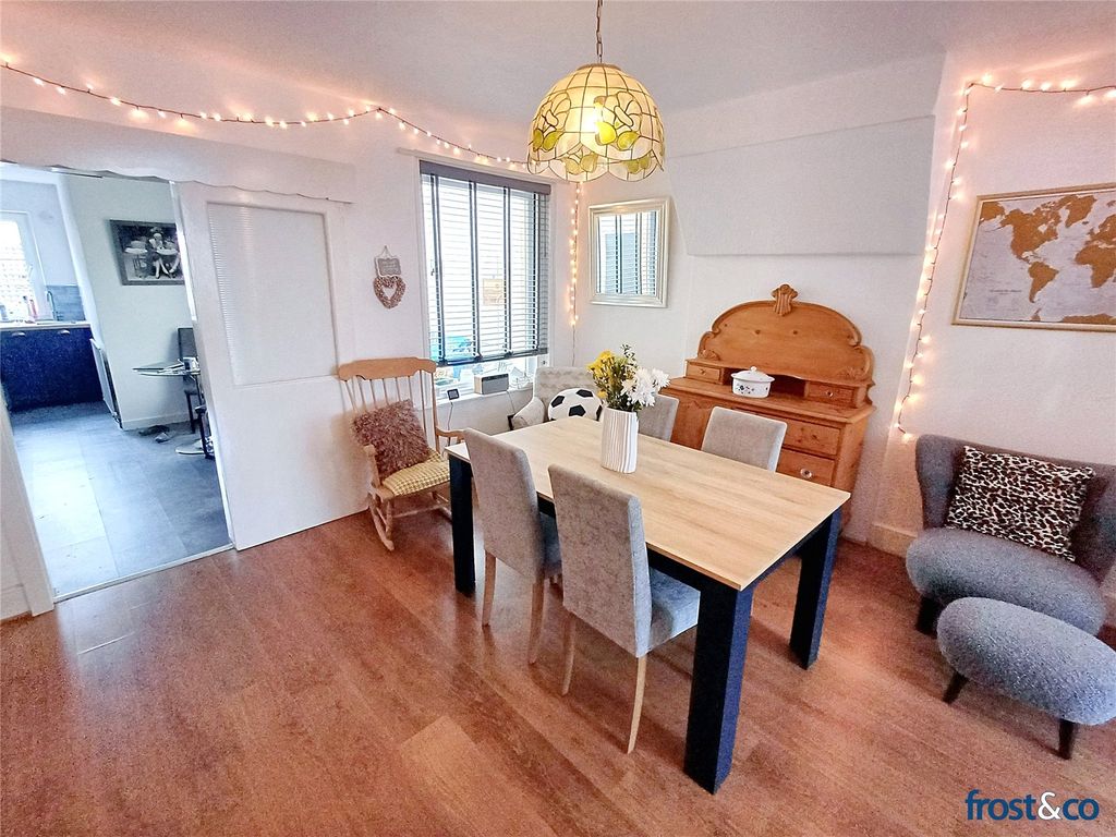 Property photo 3 of 18 Dining Area