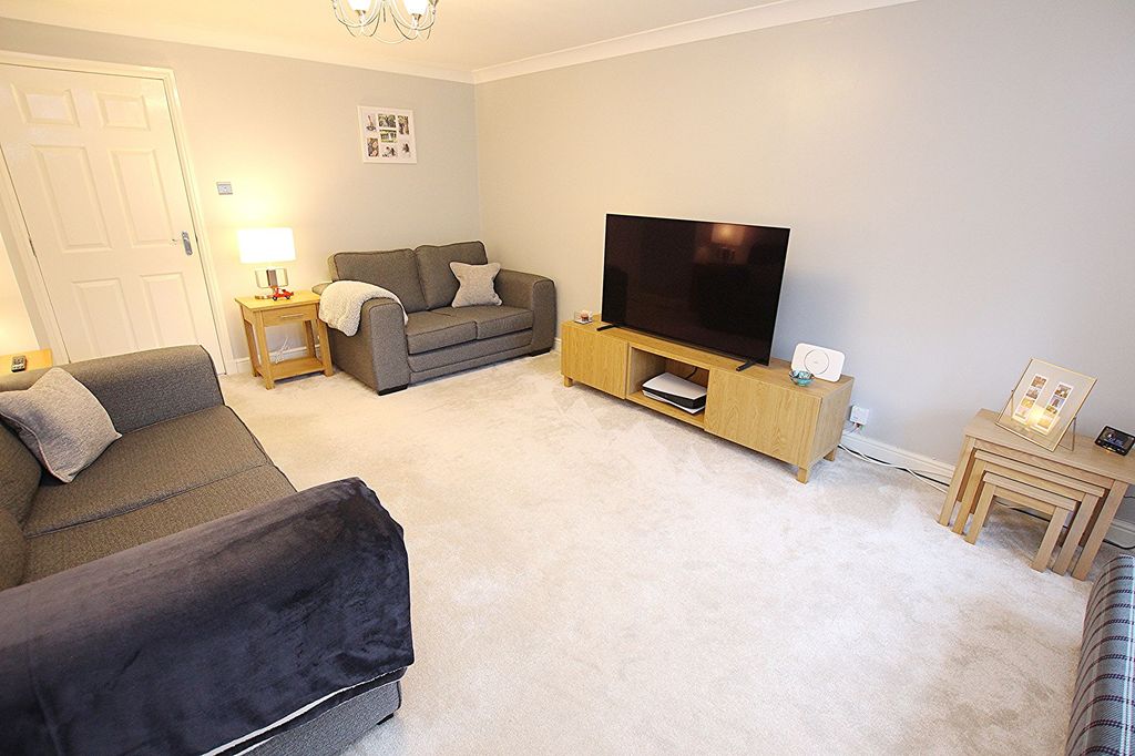 Property photo 2 of 22 Lounge