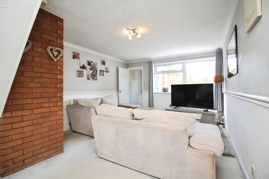 Property photo 3 of 19