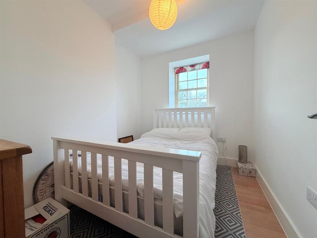 Additional image 7 of 2 bed flat for salePerreyman Square, Tiverton EX16