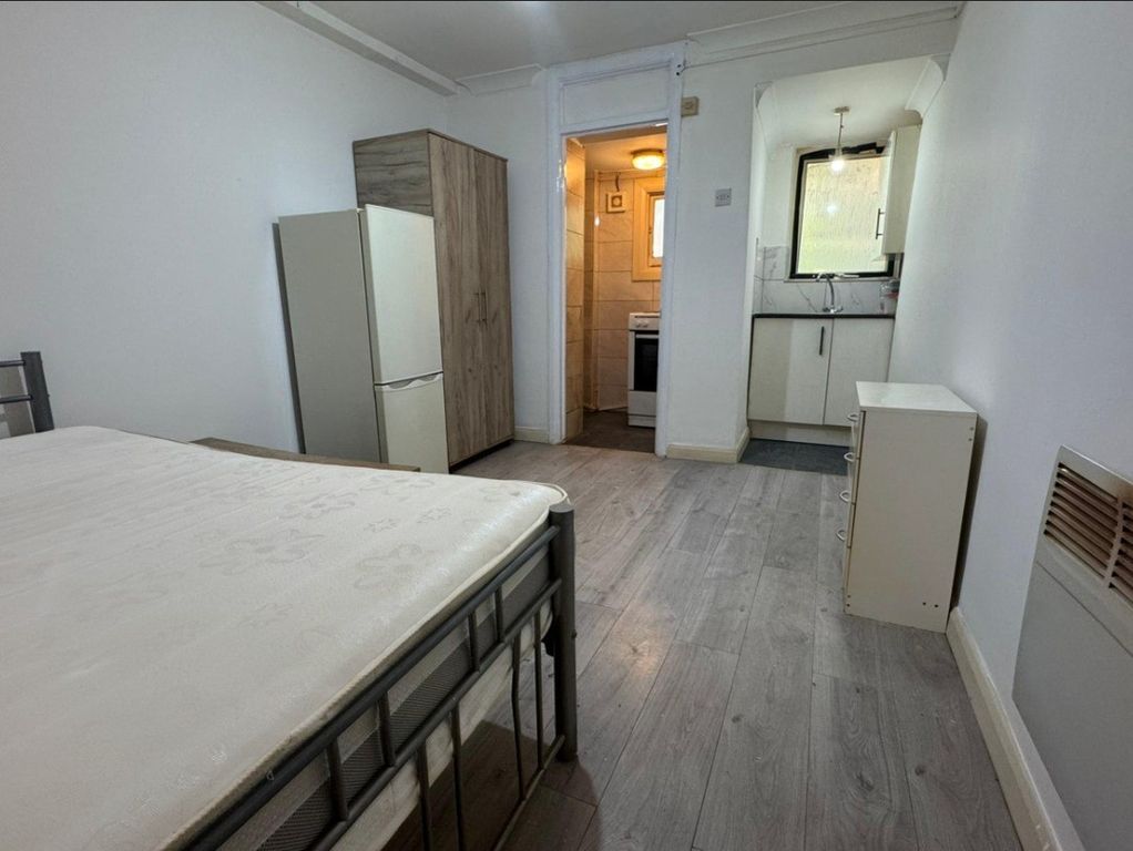 Property photo 1 of 3