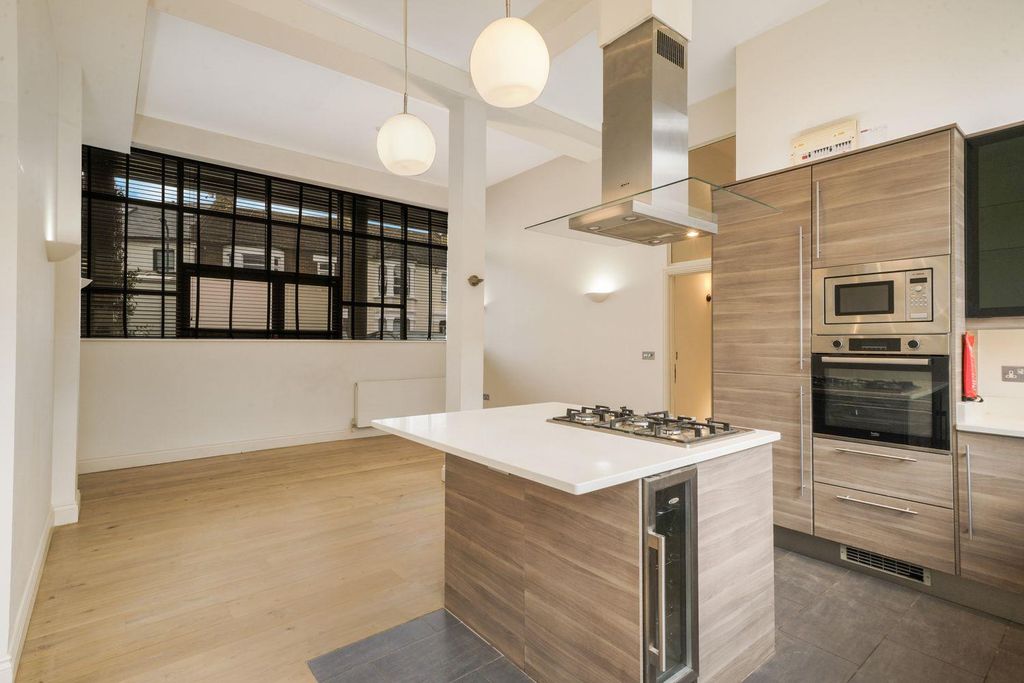 Property photo 3 of 15 19535424 (16).Jpg