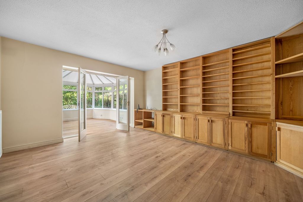 Property photo 2 of 18