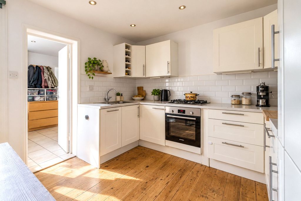 Property photo 3 of 13 Kitchen