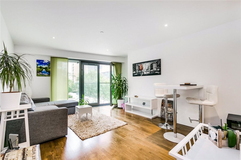 Property photo 1 of 6