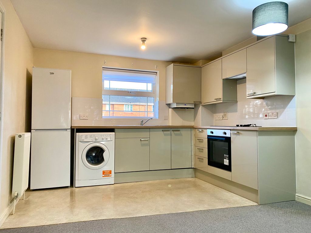 Property photo 2 of 8 Kitchen