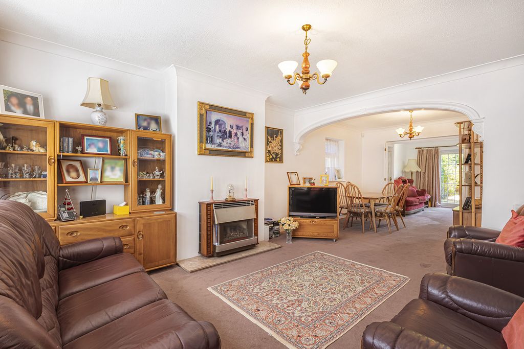 Property photo 2 of 19