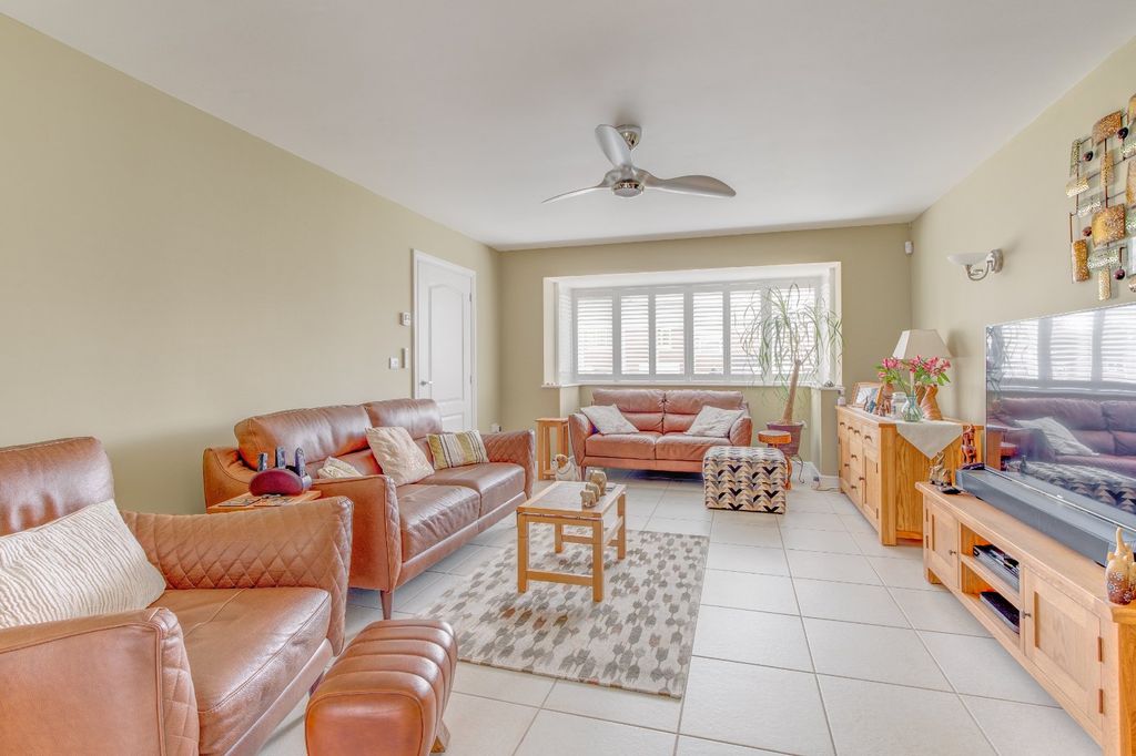 Property photo 3 of 18 Picture No. 35