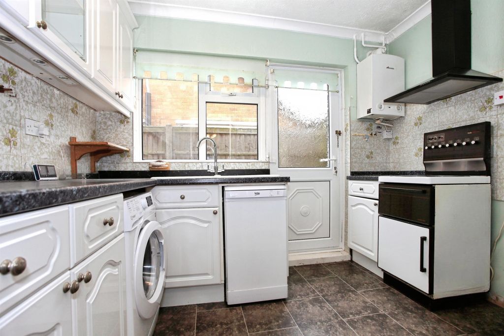 Property photo 3 of 28 Kitchen